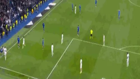 “拼搏精神铸辉煌，团队奉献展壮志，安切洛蒂勉励再创佳绩！”